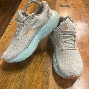 Brooks “Glycerin 21” Women's Athletic Shoes - Light Gray and Sky Blue